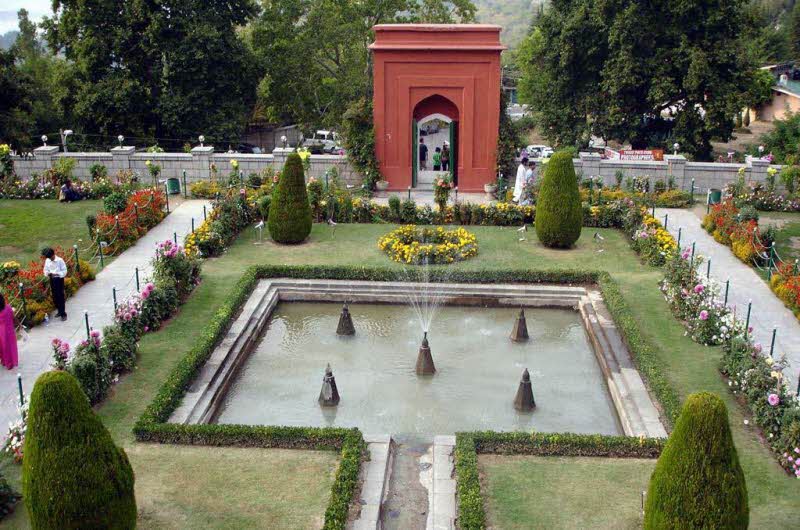 mughal gardens in kashmir